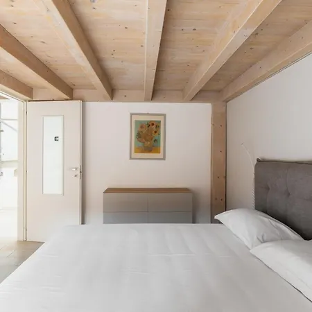 Daire Giorgi Homes - Erbosa Duplex By Wonderful Italy *